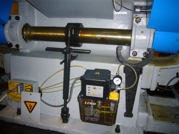 Тигельный пресс ZHHJ-1040 для высечки и биговки усиленной конструкции