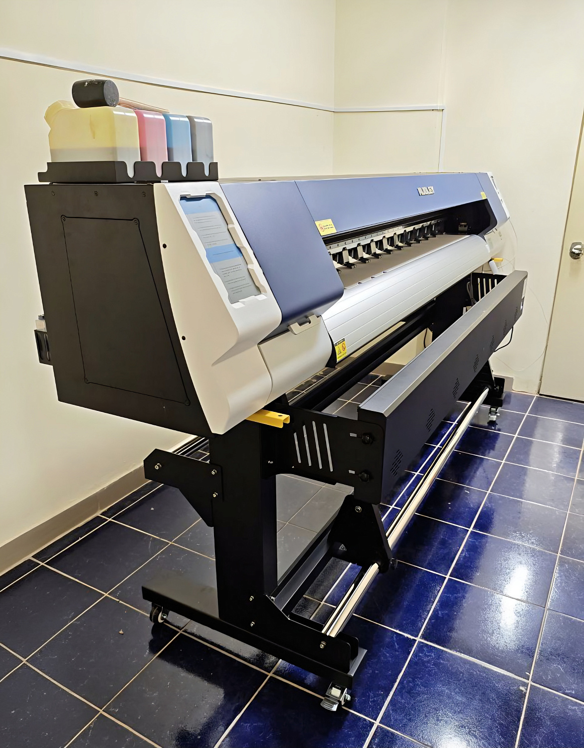 Запуск экосольвентного принтера Audley S2000 в Москве