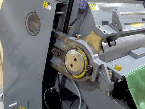 Тигельный пресс для высечки и биговки ML-930