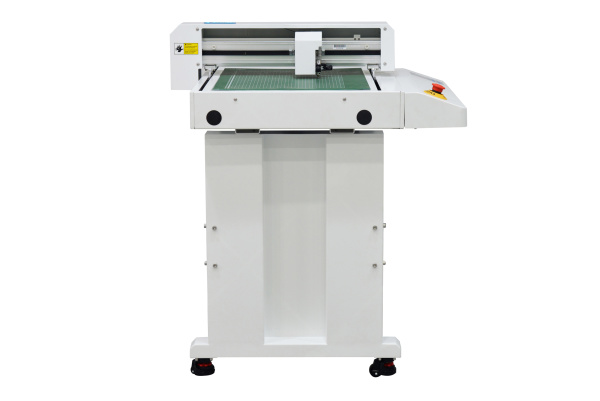 Планшетный режущий плоттер SAGA FC320480