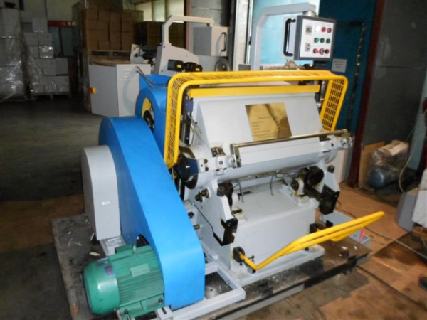 Тигельный пресс серии ZHHJ 920B для высечки и биговки усиленной конструкции