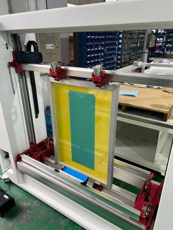 Автоматическая машина для нанесения эмульсии CAD-1313