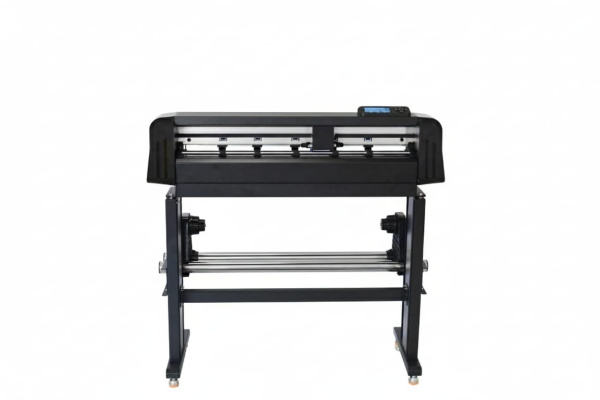 Режущий плоттер для UV-DTF стикеров SAGA CPF900IIPCAM